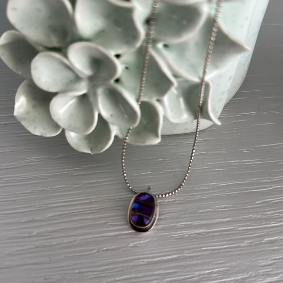 Sterling silver & purple dichroic glass pendant necklace - Picture 3 of 8